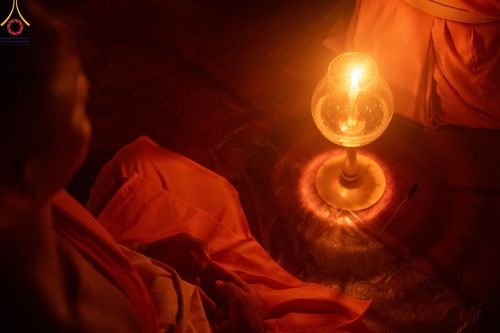 ภาพ No.141915:PhotoStory มหาศรัทธา ธรรมยาตราศรีลังกา EP.7 พิธีจุดวิสาขประทีป 6 วัด ถวายเป็น พุทธบูชา  โครงการสยาม-ลังกา ธรรมยาตรา  ฉลองเทศกาลวิสาขบูชาแห่งชาติ ศรีลังกา วันที่ 16 เดือนมิถุนายน พ.ศ. 2567