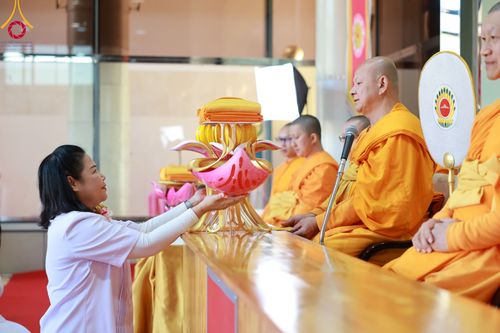 ภาพ No.95473:พิธีทอดกฐินบรมจักรพรรดิสร้างทุกสิ่ง วัดพระธรรมกายยามานาชิ ประเทศญี่ปุ่น วันอาทิตย์ที่ 19 พฤศจิกายน พ.ศ. 2566