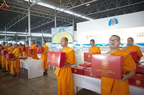 ภาพ No.210877:วันที่ 15 มีนาคม พ.ศ. 2568  บุญบรรจุกล่องไทยธรรม เพื่อถวายแด่พระสังฆาธิการ 40,000 กว่าวัดทั่วไทย ในวันคุ้มครองโลก 22 เมษายน พ.ศ. 2568