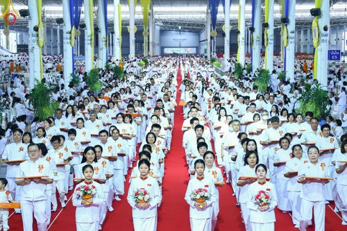 ภาพ No.160126:พิธีทอดผ้าป่าสมทบกฐินวัดพระธรรมกาย และสมทบกฐิน 30,000 วัดทั่วไทย ครั้งที่ 3 ณ สภาธรรมกายสากล วัดพระธรรมกาย วันพฤหัสบดีที่ 10 ตุลาคม พ.ศ. 2567
