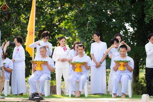 ภาพ No.147430:พิธีตัดปอยผม ขอขมา มอบบาตร ผ้าไตร โครงการปฐมอุปสมบท สมโภชอุโบสถ บูชาธรรม 80 ปี หลวงพ่อธัมมชโย ณ วัดพระธรรมกายโทชิหงิ ประเทศญี่ปุ่น วันพฤหัสบดีที่ 8 สิงหาคม พ.ศ. 2567