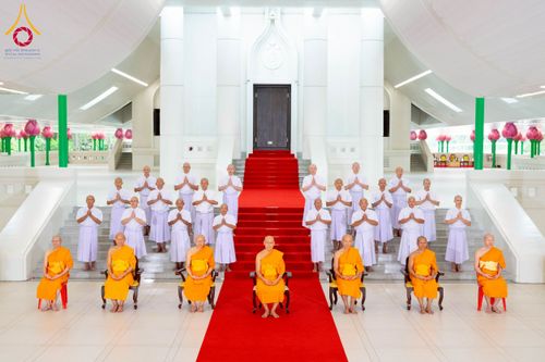 ภาพ No.256192:วันที่ 4 ตุลาคม พ.ศ. 2568 พิธีบรรพชาอุปสมบท  โครงการอุปสมบทหมู่บูชาธรรม 141 ปี  พระมงคลเทพมุนี (สด จนฺทสโร) ณ โบสถ์พระไตรปิฏก วัดพระธรรมกาย จ.ปทุมธานี