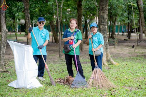 ภาพ No.145959:ชมรมจิตอาสาอนุรักษ์สิ่งแวดล้อม รับบุญทำความสะอาดบริเวณโบสถ์พระไตรปิฎก วัดพระธรรมกาย จ.ปทุมธานี วันที่ 25 กรกฎาคม พ.ศ. 2567