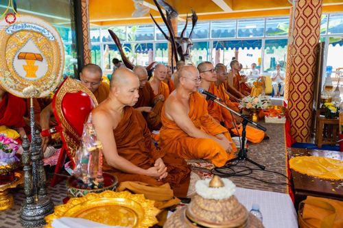 ภาพ No.166757:พิธีทอดกฐิน ณ วัดเขาดินมังกรทอง อ.บ่อทอง จ.ชลบุรี  ในโครงการกฐินสามัคคีทั่วไทย 30,000 วัด บูชาธรรม 80 ปี หลวงพ่อธัมมชโย โดยคณะศิษยานุศิษย์วัดพระธรรมกาย วันที่ 23 ตุลาคม พ.ศ. 2567