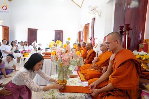 ภาพ No.167205:พิธีทอดกฐิน ณ วัดป่าสวนพฤกษชาติ ต.ทุ่งโพธิ์ อ.นาดี จ.ปราจีนบุรี ในโครงการกฐินสามัคคีทั่วไทย 30,000 วัด บูชาธรรม 80 ปี หลวงพ่อธัมมชโย โดยคณะศิษยานุศิษย์วัดพระธรรมกาย วันที่ 24 ตุลาคม พ.ศ. 2567