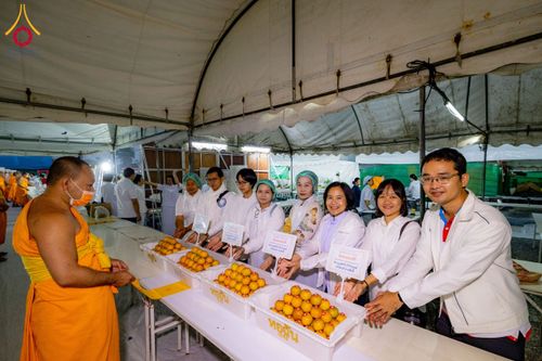 ภาพ No.191777:พิธีถวายภัตตาหารเป็นสังฆทาน แด่พระธรรมยาตรา ณ อนุสรณ์สถานคลองบางนางแท่น อ.สามพราน จ.นครปฐม ในโครงการธรรมยาตรา กตัญญูบูชา มหาปูชนียาจารย์ พระมงคลเทพมุนี(สด จนฺทสโร) พระผู้ปราบมาร อนุสรณ์สถาน 7 แห่ง ปีที่ 13 วันที่ 9 มกราคม พ.ศ. 2568