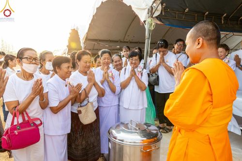 ภาพ No.127768:พิธีถวายภัตตาหารเป็นสังฆทาน แด่คณะพระธรรมยาตราฯ ในโครงการธรรมยาตราอัญเชิญพระบรมสารีริกธาตุ ประดิษฐาน ณ มหารัตนเจดีย์สิริปทุมสวรรค์ อ.บางกล่ำ จ.สงขลา วันที่ 8 มีนาคม พ.ศ. 2567