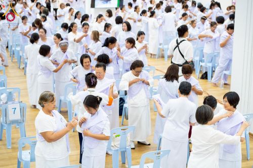 ภาพ No.221863:โครงการปฏิบัติธรรมอบรมศีลธรรม “บวชอุบาสิกาแก้ว” ถวายเป็นพระราชกุศลแด่พระบาทสมเด็จพระเจ้าอยู่หัว เนื่องในโอกาสมหามงคล “วันฉัตรมงคล”  ระหว่างวันที่ 2 – 4 พฤษภาคม 2568  ณ อาคาร 115 ปี คุณยายอาจารย์ฯ