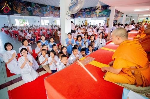 ภาพ No.197450:พิธีทอดผ้าป่าทำนุบำรุงศาสนสถาน ณ วัดโบสถ์(บน) ตำบลบางคูเวียง อำเภอบางกรวย จังหวัดนนทบุรี ในโครงการธรรมยาตรา กตัญญูบูชา มหาปูชนียาจารย์ พระมงคลเทพมุนี(สด จนฺทสโร) พระผู้ปราบมาร อนุสรณ์สถาน 7 แห่ง ปีที่ 13 วันที่ 17 มกราคม พ.ศ. 2568