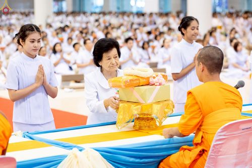 ภาพ No.228067:วันอาทิตย์ที่ 1 มิถุนายน พ.ศ. 2568 พิธีมุทิตาพระอุปสมบทอุทิศชีวิต ณ ห้องแก้วสารพัดนึก 1 วัดพระธรรมกาย