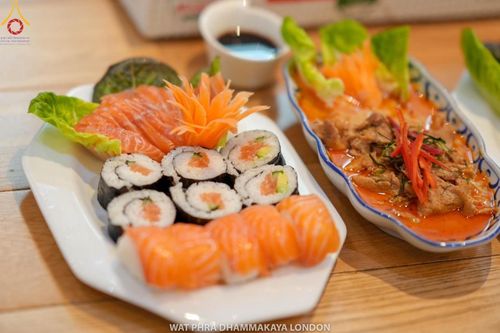 ภาพ No.161394:วัดพระธรรมกายลอนดอน สหราชอาณาจักร จัดงานบุญ น้อมถวายเป็นพุทธบูชา และบูชาธรรมเนื่องในวาระ 140 ปี วันคล้ายวันเกิดด้วยรูปกายเนื้อของ พระมงคลเทพมุนี (สด จนฺทสโร) พระผู้ปราบมาร ในวันที่ 10 ตุลาคม พ.ศ. 2567