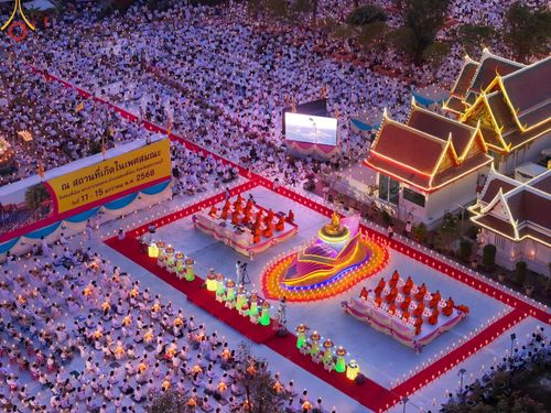 ภาพ No.194830:พิธีจุดประทีปถวายเป็นพุทธบูชา และบูชาธรรมมหาปูชนียาจารย์ ณ วัดสองพี่น้อง ต.ต้นตาล อ.สองพี่น้อง จ.สุพรรณบุรี ในโครงการธรรมยาตรา กตัญญูบูชา มหาปูชนียาจารย์ พระมงคลเทพมุนี(สด จนฺทสโร) พระผู้ปราบมาร อนุสรณ์สถาน 7 แห่ง ปีที่ 13 วันที่ 14 มกราคม พ.ศ. 2568