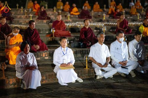 ภาพ No.210484:วันเสาร์ที่ 8 มีนาคม พ.ศ. 2568 พิธีจุดประทีป โครงการบรรพชาสามเณรชาวเนปาล 500 รูป ณ ชาตสถานอุทยานลุมพินีวัน ที่ประสูติขององค์สมเด็จพระสัมมาสัมพุทธเจ้า ลุมพินี ประเทศเนปาล