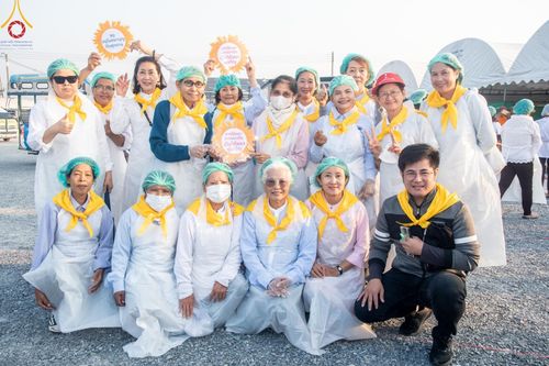 ภาพ No.202971:V.51 สารพัดV สารพัดดี ที่คลองบางนางแท่น ในโครงการธรรมยาตรา กตัญญูบูชา มหาปูชนียาจารย์ พระมงคลเทพมุนี(สด จนฺทสโร) พระผู้ปราบมาร อนุสรณ์สถาน 7 แห่ง ปีที่ 13 ระหว่างวันที่ 2-31 มกราคม พ.ศ. 2568