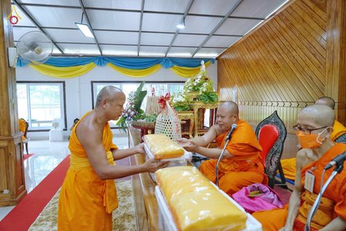 ภาพ No.80927:พิธีตักบาตรพระ ๒๑๖ รูป และ พิธีถวายมหาสังฆทาน ๕๒ วัด ฉลองครบรอบ ๑๖ ปี ธุดงคสถานพรรัตนแพร่ วันอังคารที่ ๙ พฤษภาคม พ.ศ.๒๕๖๖ ณ ธุดงคสถานพรรัตนะ อำเภอวังชิ้น จังหวัดแพร่