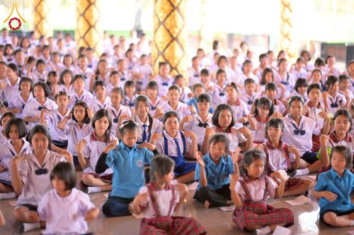 ภาพ No.274865:วันที่ 28 พฤศจิกายน พ.ศ. 2568 รวมพลังเด็กดี V-Star ผู้นำฟื้นฟูศีลธรรมโลก ประจำปี 2568 จังหวัดอุบลราชธานี ณ วัดป่าอุบลแก้ว อ.วารินชำราบ จ.อุบลราชธานี