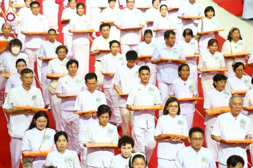 ภาพ No.215392:วันอาทิตย์ต้นเดือนที่ 6 เมษายน พ.ศ. 2568 ขบวนอัญเชิญผ้าป่าสมทบ มหาสังฆทาน 40,000 กว่าวัดทั่วประเทศ ณ สภาธรรมกายสากล วัดพระธรรมกาย