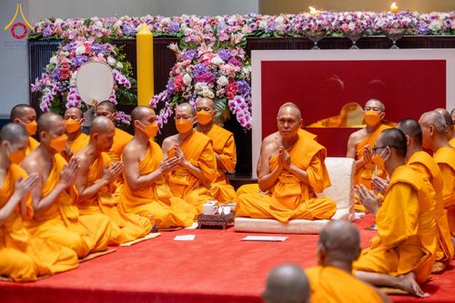 ภาพ No.62116:พิธีอุปสมบทในโครงการอุปสมบทหมู่ บูชาธรรมหลวงพ่อธัมมชโย พ.ศ.2567 ณ อุโบสถ วัดพระธรรมกาย จ.ปทุมธานี วันที่ 13-15 เมษายน พ.ศ. 2567