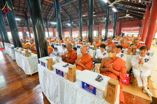ภาพ No.202161:พิธีเจริญพระพุทธมนต์ ปฏิบัติธรรม มอบทุนการศึกษา ถวายสังฆทาน 108 วัด เพื่อถวายเป็นพุทธบูชา และขับเคลื่อนโครงการหมู่บ้านรักษาศีล 5 โดยคณะสงฆ์จังหวัดนครปฐม คณะศิษยานุศิษย์วัดพระธรรมกาย โครงการธรรมยาตรา ปีที่ 13 ณ วัดบางปลา อำเภอบางเลน จังหวัดนครปฐม