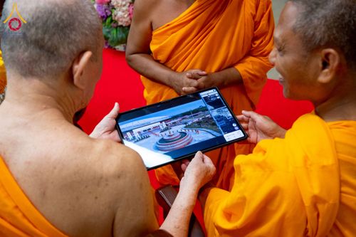 ภาพ No.222716:วันที่ 23 เมษายน พ.ศ. 2568 หลวงพ่อทัตตชีโวต้อนรับคณะสงฆ์เนปาล ณ อาคาร 100 ปี คุณยายมหารัตนอุบาสิกาจันทร์ ขนนกยูง วัดพระธรรมกาย