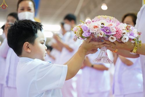 ภาพ No.77012:พิธีหล่อพระบรมพุทธเจ้า ในวันมาฆบูชา อาทิตย์ต้นเดือนที่ 6 มีนาคม พ.ศ. 2566 ณ วัดพระธรรมกาย จ.ปทุมธานี