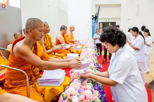 ภาพ No.242726:วันที่ 29-31 สิงหาคม พ.ศ. 2568 องค์กรภาคีเครือข่าย “บวร” (บ้าน-วัด-โรงเรียน-ราชการ) อ.คลองหลวง จัดบวชอุบาสิกาแก้ว ถวายพระราชกุศลแด่สมเด็จพระพันปีหลวง - กตัญญูบูชาแด่ผู้มีพระคุณ