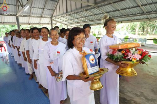 ภาพ No.152415:พิธีมอบสไบแก้ว โครงการอบรมอุบาสิกาแก้วจังหวัดบุรีรัมย์รุ่นที่ 1 วันที่ 6-8 กันยายน พ.ศ. 2567