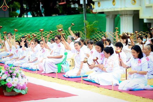 ภาพ No.140451:พิธีตอกเสาเข็มเป็นปฐมฤกษ์ เพื่อสร้างกุฎิและหอสวดมนต์ และพิธีทอดผ้าป่าบำรุงวัด ณ วัดกลางธนรินทร์ ต.บ้านแป้ง อ.พรหมบุรี จ.สิงห์บุรี วันอาทิตย์ที่ 9 มิถุนายน พ.ศ.2567