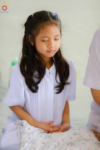 ภาพ No.133910:พิธีขอขมามอบผ้าไตร โครงการบรรพชาสามเณร ศูนย์อบรมวัดพระธรรมกาย ณ วัดพระธรรมกาย วันเสาร์ที่ 6 เมษายน พ.ศ. 2567