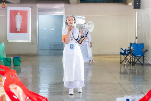 ภาพ No.325844:วันที่ 22 เมษายน พ.ศ.2569(วันคุ้มครองโลก) งานถวายมหาสังฆทาน 40,000 กว่าวัดทั่วประเทศ เจ้าหน้าที่ สาธุชน ร่วมใจจัดเตรียมภัตตาหารเพล (ชุด 2)