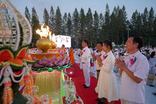 ภาพ No.292085:วันที่ 10 มกราคม พ.ศ. 2569 พิธีจุดประทีปถวายเป็นพุทธบูชา และบูชาธรรมมหาปูชนียาจารย์  ณ อนุสรณ์สถานคลองบางนางแท่น อ.สามพราน จ.นครปฐม ในโครงการธรรมยาตรา กตัญญูบูชา มหาปูชนียาจารย์ พระมงคลเทพมุนี(สด จนฺทสโร) พระผู้ปราบมาร อนุสรณ์สถาน 7 แห่ง ปีที่ 14