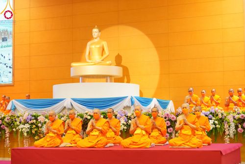 ภาพ No.92376:พิธีทอดกฐินธรรมชัยเพื่อสร้างอาคาร 115 ปี คุณยายอาจารย์มหารัตนอุบาสิกาจันทร์ ขนนกยูง อาทิตย์ต้นเดือนที่ 5 พฤศจิกายน พ.ศ. 2566 ณ วัดพระธรรมกาย จ.ปทุมธานี