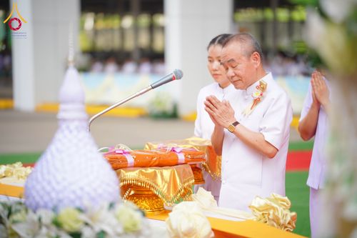 ภาพ No.316605:วันอาทิตย์ที่ 29 มีนาคม พ.ศ. 2569 พิธีทอดผ้าบังสุกุลและพิธีชำระร่าง โยมพ่อณรงค์ จินตมากุล  สิริอายุ 99 ปี 11 เดือน โยมบิดา พระครูปลัดรัตนวีรวัฒน์ (รังสฤษดิ์ อิทฺธิจินตโก) ที่ปรึกษาเจ้าคณะจังหวัดปทุมธานี เจ้าอาวาสวัดพระธรรมกาย  ณ ฌาปนสถานชั่วคราว ทางเข้า 