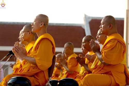 ภาพ No.297590:วันที่ 18 มกราคม พ.ศ. 2569 พิธีตักบาตรพระธรรมยาตรา ณ วัดโบสถ์บน ต.บางคูเวียง จ.นนทบุรี อนุสรณ์สถานลำดับที่ 4 สถานที่เกิดด้วยกายธรรม ในโครงการธรรมยาตรา กตัญญูบูชา มหาปูชนียาจารย์ พระมงคลเทพมุนี(สด จนฺทสโร) พระผู้ปราบมาร อนุสรณ์สถาน 7 แห่ง ปีที่ 14