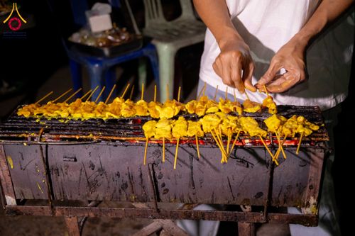 ภาพ No.287969:วันที่ 4 มกราคม พ.ศ. 2569 พิธีถวายภัตตาหารเป็นสังฆทาน แด่พระธรรมยาตรา ในโครงการธรรมยาตรา กตัญญูบูชา มหาปูชนียาจารย์ พระมงคลเทพมุนี(สด จนฺทสโร) พระผู้ปราบมาร อนุสรณ์สถาน 7 แห่ง ปีที่ 14 ณ อนุสรณ์สถานมหาวิหารพระมงคลเทพมุนี (โลตัสแลนด์) อ.สองพี่น้อง จ.สุพรร