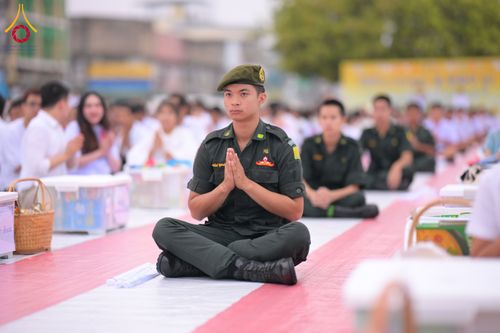 ภาพ No.284646:วันอาทิตย์ที่ 14 ธันวาคม พ.ศ.2568  พิธีทำบุญเมืองสุราษฎร์ธานี 110ปี และพิธีตักบาตรพระสงฆ์ 1,110 รูป  ณ บริเวณริมน้ำวัดกลาง (เก่า) ถนนบ้านดอน ตำบลตลาดใหม่ อำเภอเมือง จังหวัดสุราษฎร์ธานี