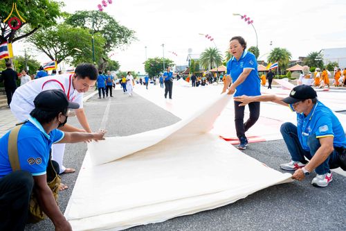 ภาพ No.329514:วันอาทิตย์ที่ 24 พฤษภาคม พ.ศ. 2569 พิธีตักบาตรพระ 1,000 รูป เพื่อถวายเป็นพุทธบูชาในเทศกาลวิสาขบูชาโลก และ ถวายเป็นพระราชกุศล  ณ ลานศิลปวัฒนธรรม เมืองปัตตานี จ.ปัตตานี