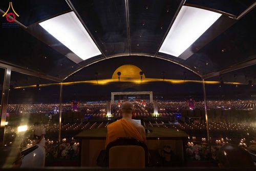 ภาพ No.312501:วันอังคารที่ 3 มีนาคม พ.ศ.2569 พิธีเวียนประทักษิณและจุดมาฆประทีป (ภาพชุดที่ 2) ณ ลานธรรมพระมหาธรรมกายเจดีย์ วัดพระธรรมกาย