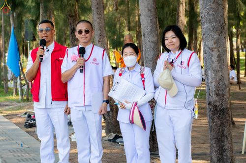 ภาพ No.295976:ภาพเบื้องหลังอาสาสมัครรวมใจ ชุดที่ 1 ในโครงการธรรมยาตรา กตัญญูบูชา มหาปูชนียาจารย์ พระมงคลเทพมุนี(สด จนฺทสโร) พระผู้ปราบมาร อนุสรณ์สถาน 7 แห่ง ปีที่ 14