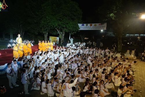 ภาพ No.82101:พิธีจุดวิสาขประทีป 22,000 ดวงและโคมลอย 3,000 ดวง ( Festival  lampion Vesak Indonesia) ณ มหาเจดียบรมพุทโธ อินโดนีเซีย  วันอาทิตย์ที่ 4 มิ.ย. พ.ศ.2566