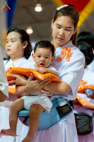 ภาพ No.215600:วันอาทิตย์ต้นเดือนที่ 6 เมษายน พ.ศ. 2568 ขบวนอัญเชิญผ้าป่าสมทบ มหาสังฆทาน 40,000 กว่าวัดทั่วประเทศ ณ สภาธรรมกายสากล วัดพระธรรมกาย