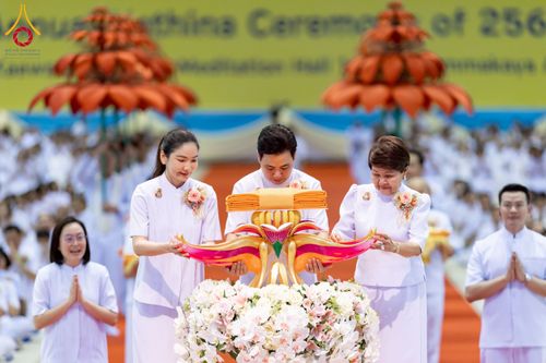 ภาพ No.264631:วันอาทิตย์ที่ 2 พฤศจิกายน พ.ศ. 2568 พิธีทอดกฐินสามัคคี ณ สภาธรรมกายสากล วัดพระธรรมกาย