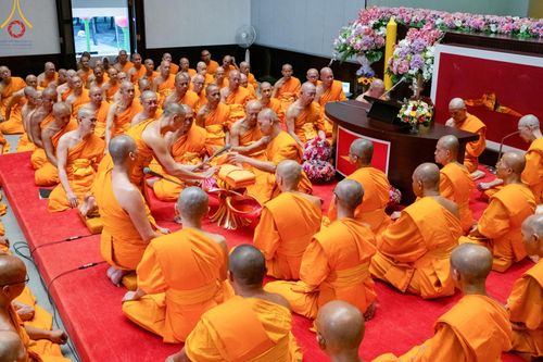 ภาพ No.167913:พิธีทอดกฐิน และ พิธีกรานกฐิน ในวันอาทิตย์ที่ 3 พฤศจิกายน พ.ศ. 2567 ณ วัดพระธรรมกาย จ.ปทุมธานี