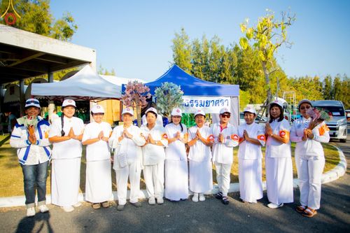 ภาพ No.198933:V.50 สารพัดV สารพัดดี ที่ธรรมยาตรา ในโครงการธรรมยาตรา กตัญญูบูชา มหาปูชนียาจารย์ พระมงคลเทพมุนี(สด จนฺทสโร) พระผู้ปราบมาร อนุสรณ์สถาน 7 แห่ง ปีที่ 13 ระหว่างวันที่ 2-31 มกราคม พ.ศ. 2568