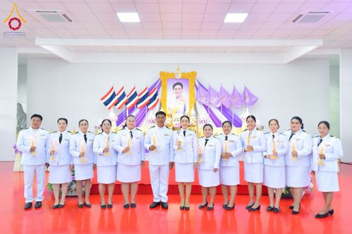 ภาพ No.227294:วันอังคารที่ 3 มิถุนายน พ.ศ. 2568 นายอำเภอคลองหลวง นำพสกนิกรรวมใจภักดิ์ สมเด็จพระนางเจ้าฯ พระบรมราชินี เนื่องในโอกาสวันเฉลิมพระชนมพรรษา ณ อาคารปลูกศรัทธา 2 วัดพระธรรมกาย อ.คลองหลวง จ.ปทุมธานี