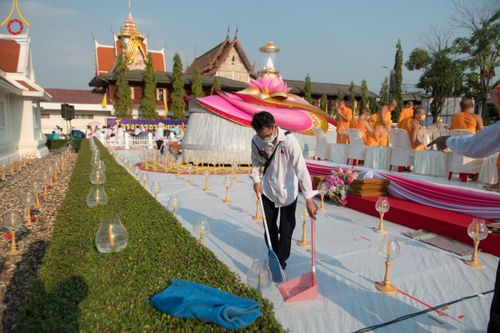 ภาพ No.117162:V.16 เป็นทีม การเตรียมงาน เก็บงาน การรับบุญของเจ้าหน้าที่หน่วยงานต่างๆ เพื่อโครงการธรรมยาตรา กตัญญูบูชามหาปูชนียาจารย์ พระมงคลเทพมุนี (สด จนฺทสโร) พระผู้ปราบมาร อนุสรณ์สถาน 7 แห่ง ปีที่ 12 ระหว่างวันที่ 2 - 31 มกราคม พ.ศ. 2567