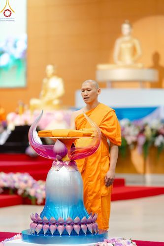 ภาพ No.154710:พิธีทอดผ้าป่าสมทบกฐินวัดพระธรรมกาย และสมทบกฐิน 30,000 วัดทั่วไทย ครั้งที่ 2 ณ สภาธรรมกายสากล วัดพระธรรมกาย วันอังคารที่ 17 กันยายน พ.ศ. 2567