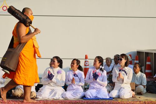 ภาพ No.110599:พิธีต้อนรับพระธรรมยาตรา ในโครงการธรรมยาตรากตัญญูบูชา มหาปูชนียาจารย์ พระมงคลเทพมุนี(สด จนฺทสโร) พระผู้ปราบมาร อนุสรณ์สถาน 7 แห่ง ปีที่ 12 วันที่ 11 มกราคม พ.ศ. 2567 ณ อนุสรณ์สถานลำดับที่ 3 สถานที่เกิดใหม่ในเพศสมณะ วัดสองพี่น้อง จ.สุพรรณบุรี