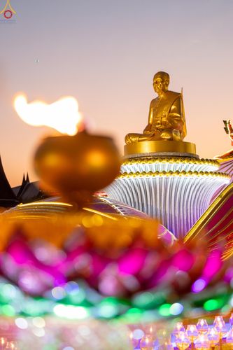 ภาพ No.294094:วันที่ 13 มกราคม พ.ศ. 2569 พิธีจุดประทีปถวายเป็นพุทธบูชา และบูชาธรรมมหาปูชนียาจารย์  (ภาพชุดที่ 2) ณ วัดสองพี่น้อง ต.ต้นตาล อ.สองพี่น้อง จ.สุพรรณบุรี ในโครงการธรรมยาตรา กตัญญูบูชา มหาปูชนียาจารย์ พระมงคลเทพมุนี(สด จนฺทสโร) พระผู้ปราบมาร อนุสรณ์สถาน 7 แห่