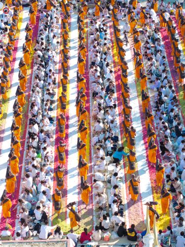 ภาพ No.292934:วันที่ 11 มกราคม พ.ศ. 2569 พิธีต้อนรับพระธรรมยาตรา ณ อนุสรณ์สถานลำดับที่ 3 (ภาพชุดที่ 2) สถานที่เกิดในเพศสมณะ วัดสองพี่น้อง อำเภอสองพี่น้อง จังหวัดสุพรรณบุรี ในโครงการธรรมยาตรา กตัญญูบูชา มหาปูชนียาจารย์ พระมงคลเทพมุนี(สด จนฺทสโร) พระผู้ปราบมาร อนุสรณ์สถ